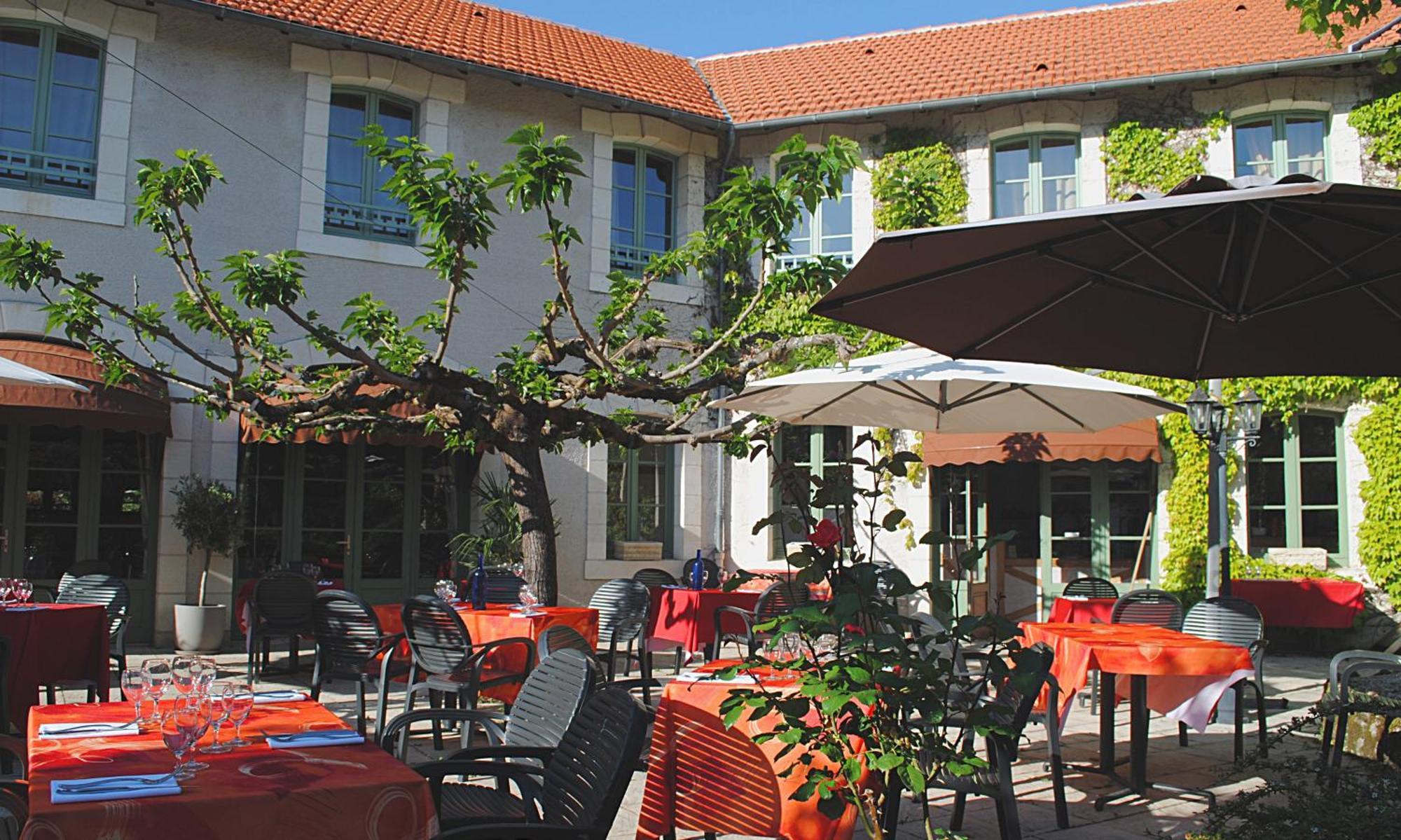 Logis Hostellerie Du Perigord Vert Brantôme Esterno foto