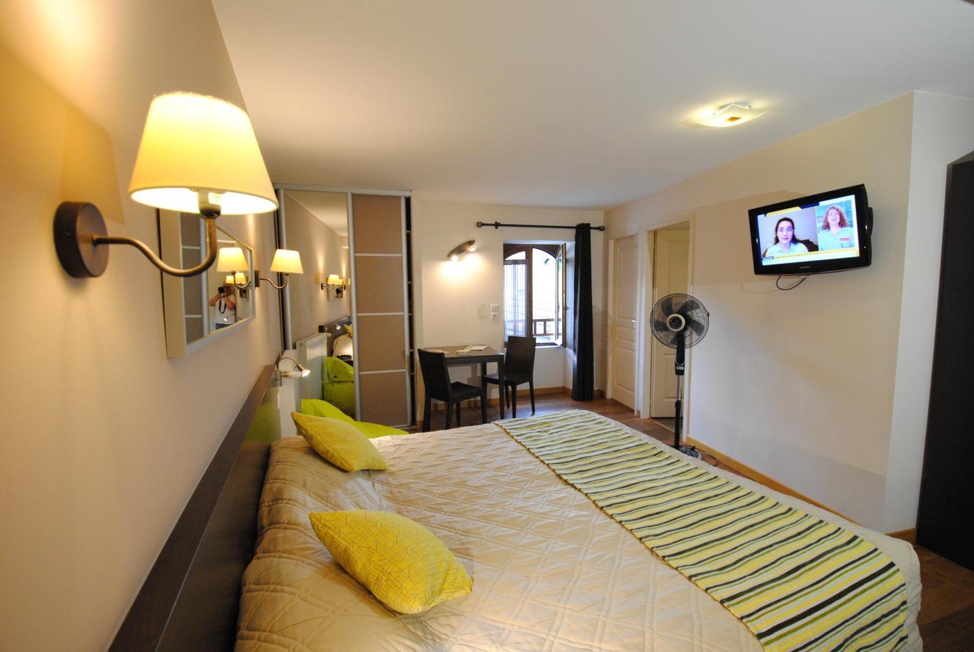 Logis Hostellerie Du Perigord Vert Brantôme Esterno foto
