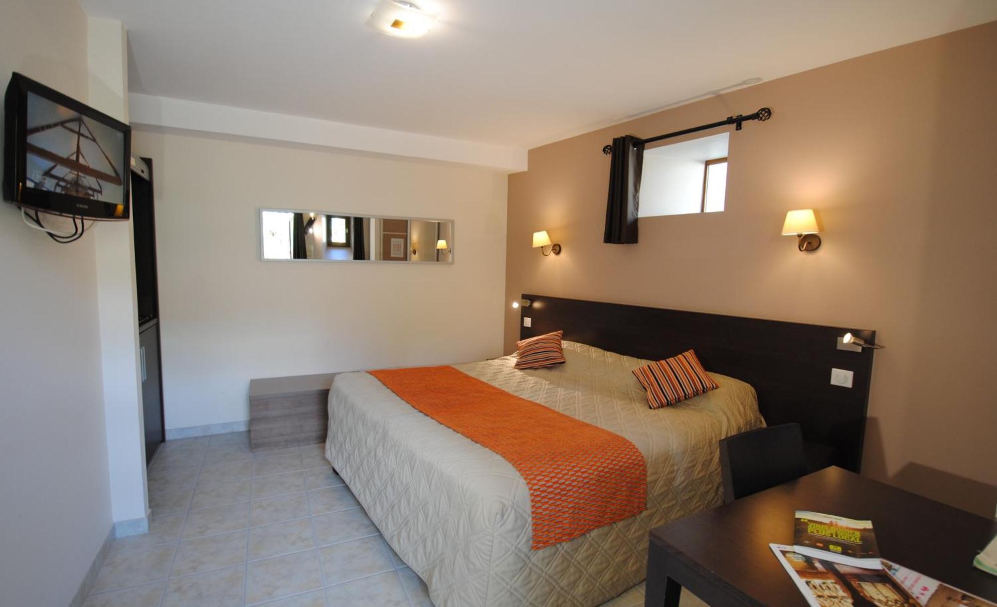 Logis Hostellerie Du Perigord Vert Brantôme Esterno foto