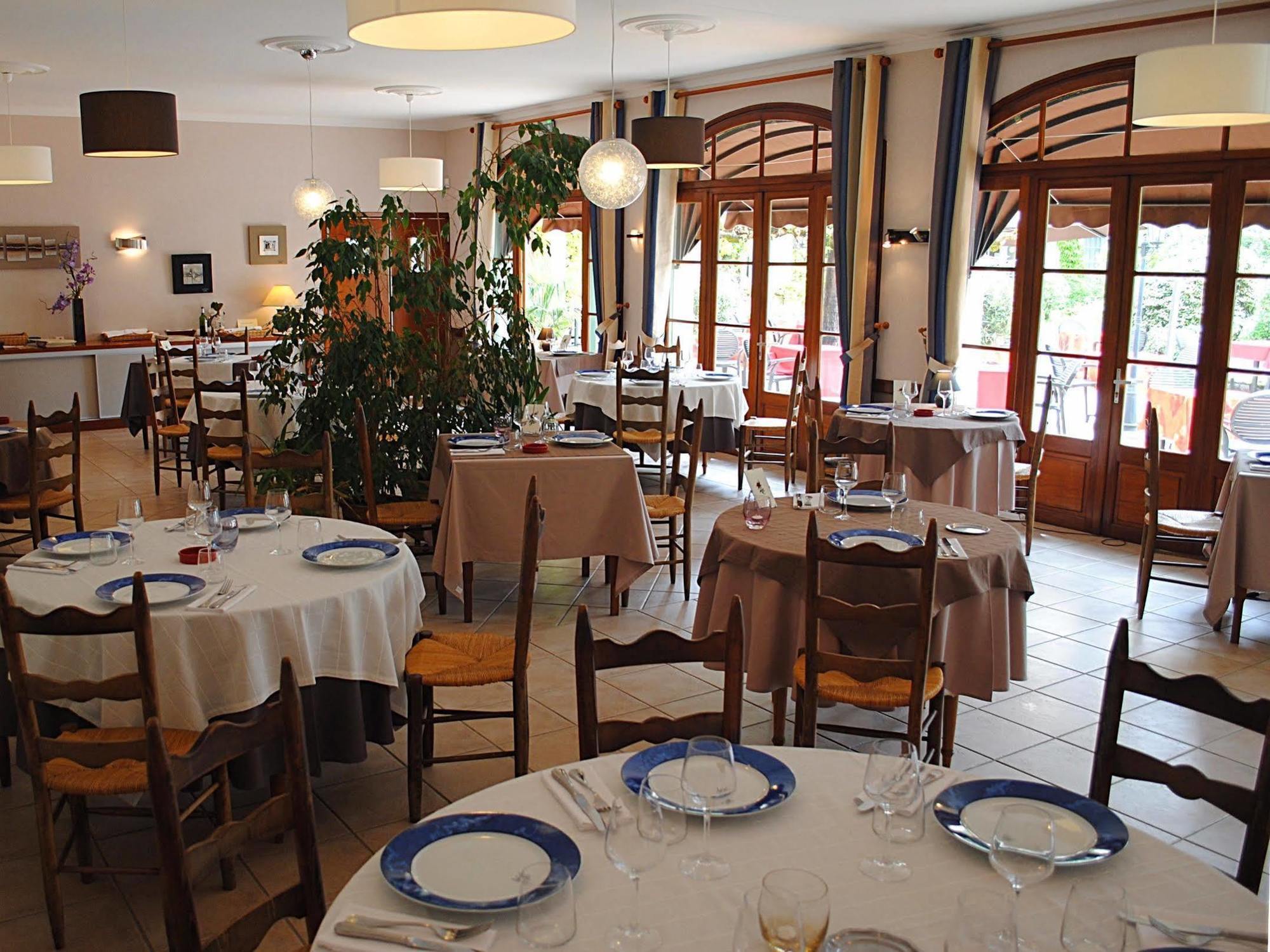 Logis Hostellerie Du Perigord Vert Brantôme Esterno foto