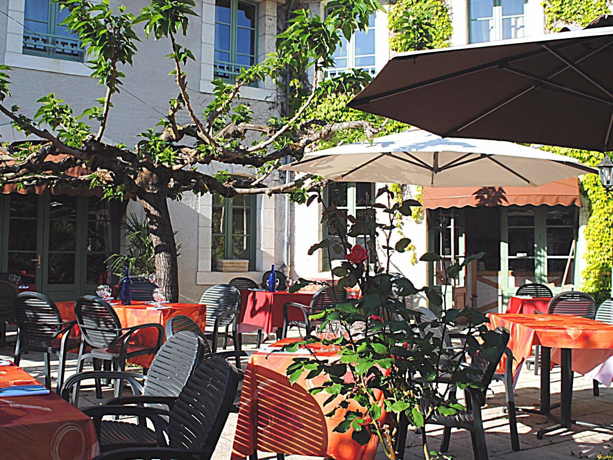 Logis Hostellerie Du Perigord Vert Brantôme Esterno foto